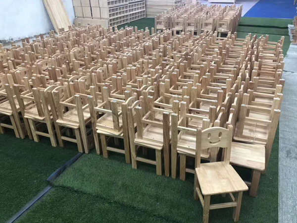 承接通渭县幼儿园桌椅厂家定制批发