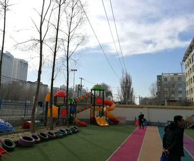 承接湟中县幼儿园人造草坪厂家定制批发