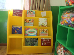 幼儿园书架