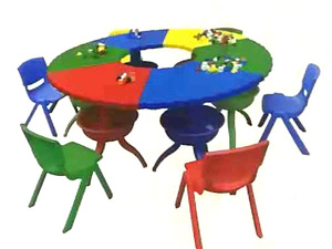 承接甘南州幼儿园桌椅厂家定制批发