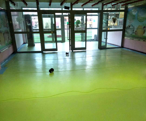 承接班玛县幼儿园塑胶地板/跑道厂家定制批发